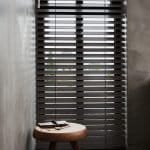 Träpersienn mörkt trä